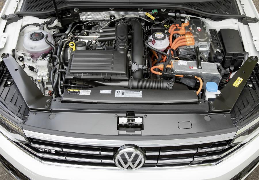 Моторный отсек Volkswagen Passat GTE Variant (B8) 2019 года  (WW) (фото 19 из 22)
